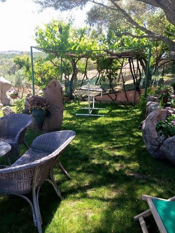 Bed And Breakfast Li Paduli Alvi Cannigione Exterior photo